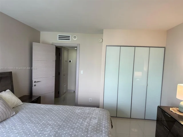 100 Bayview Dr # 904, Sunny Isles Beach FL 33160