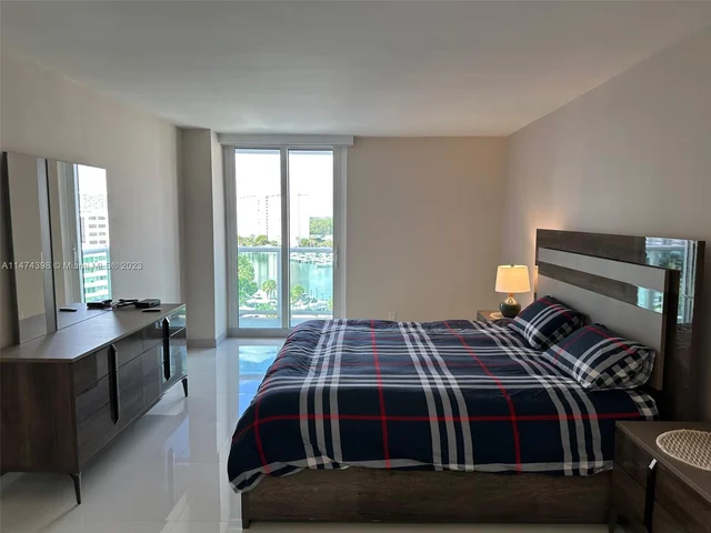 100 Bayview Dr # 904, Sunny Isles Beach FL 33160