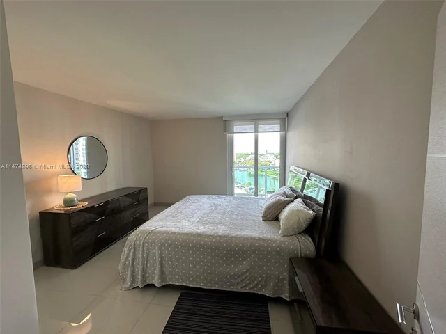 100 Bayview Dr # 904, Sunny Isles Beach FL 33160