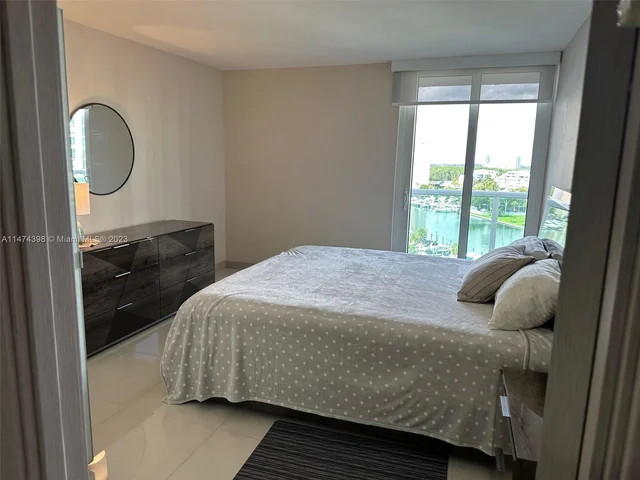 100 Bayview Dr # 904, Sunny Isles Beach FL 33160