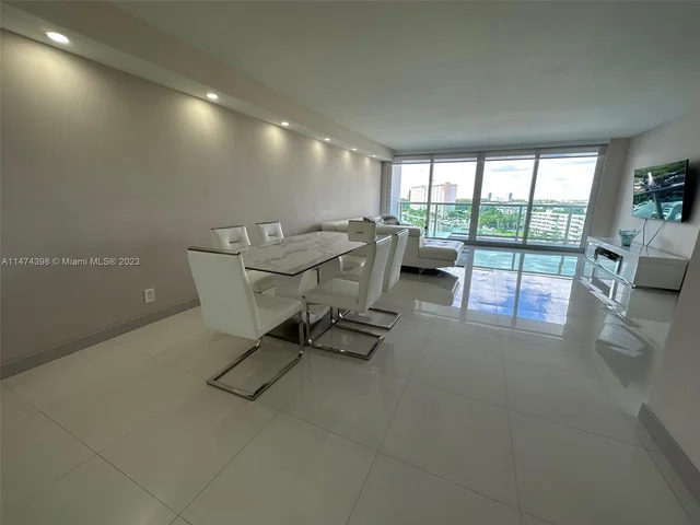 100 Bayview Dr # 904, Sunny Isles Beach FL 33160