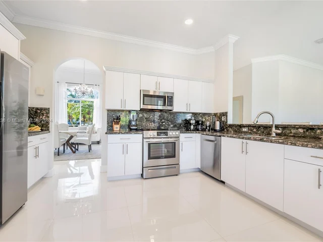 13201 SW 204th St, Miami FL 33177