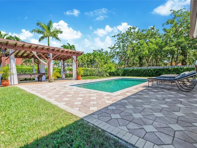 13201 SW 204th St, Miami FL 33177