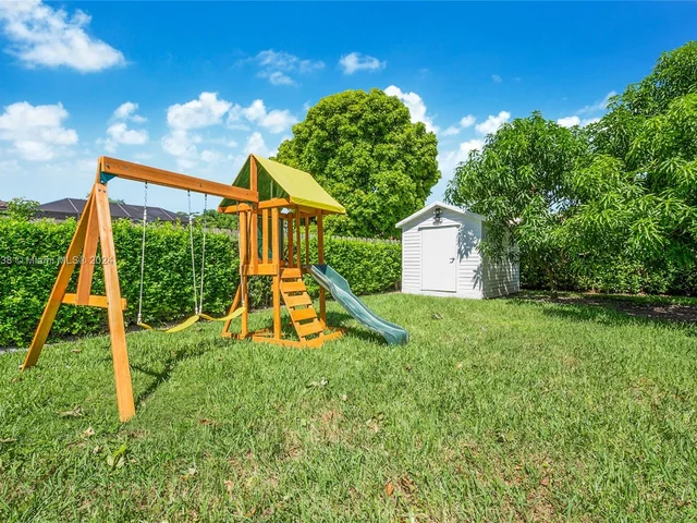 13201 SW 204th St, Miami FL 33177