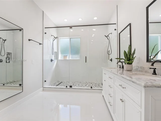 13201 SW 204th St, Miami FL 33177