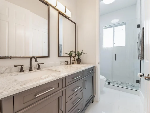 13201 SW 204th St, Miami FL 33177