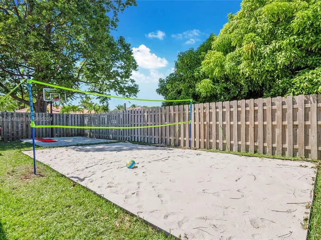 13201 SW 204th St, Miami FL 33177