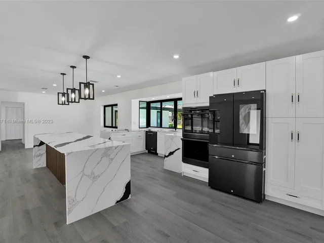 16842 SW 86th Ave, Palmetto Bay FL 33157