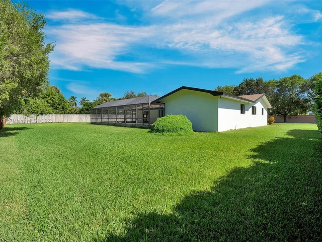 16842 SW 86th Ave, Palmetto Bay FL 33157