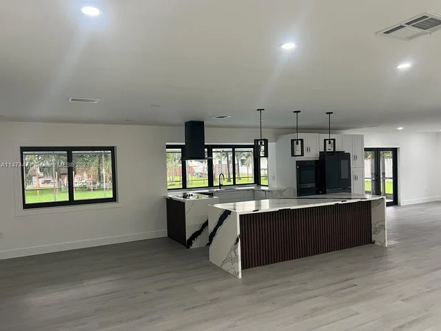 16842 SW 86th Ave, Palmetto Bay FL 33157