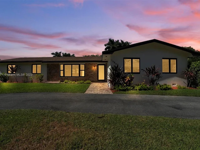16842 SW 86th Ave, Palmetto Bay FL 33157