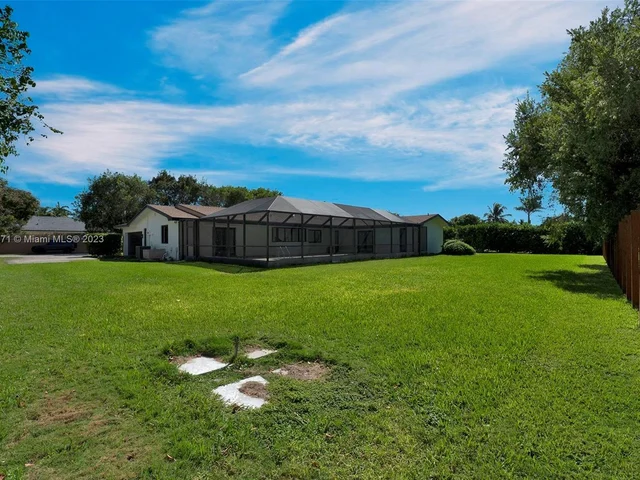 16842 SW 86th Ave, Palmetto Bay FL 33157