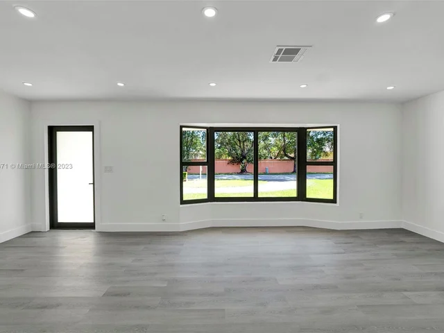 16842 SW 86th Ave, Palmetto Bay FL 33157