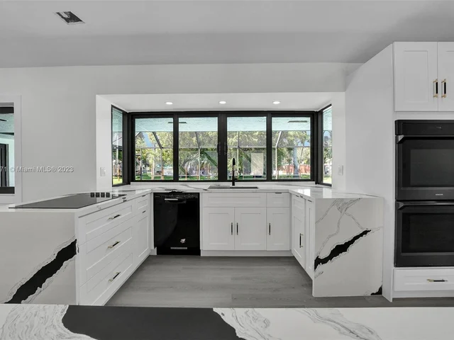 16842 SW 86th Ave, Palmetto Bay FL 33157