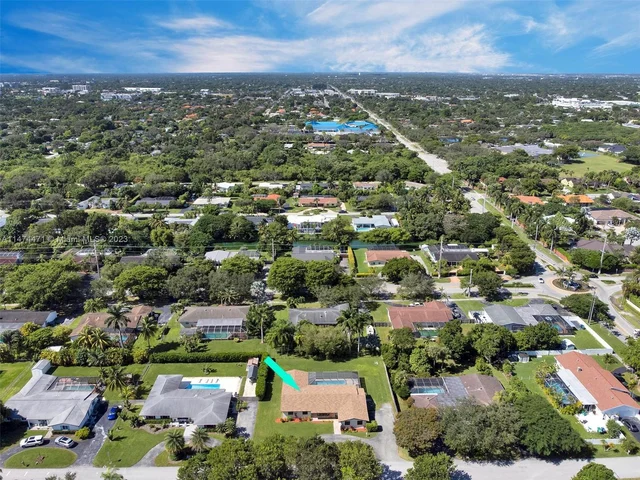 16842 SW 86th Ave, Palmetto Bay FL 33157