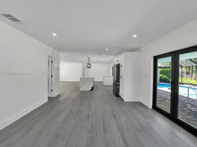 16842 SW 86th Ave, Palmetto Bay FL 33157