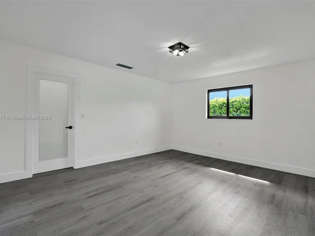 16842 SW 86th Ave, Palmetto Bay FL 33157