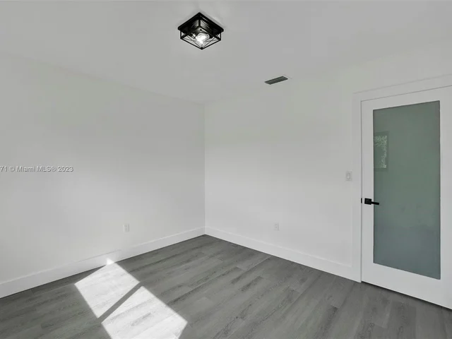 16842 SW 86th Ave, Palmetto Bay FL 33157