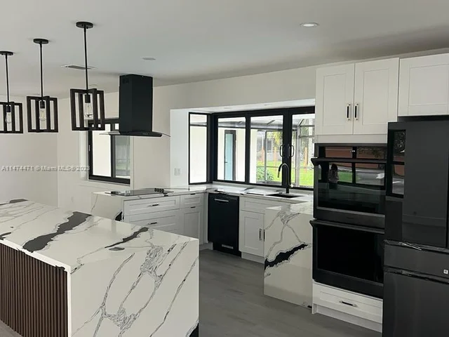 16842 SW 86th Ave, Palmetto Bay FL 33157