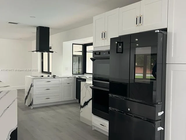 16842 SW 86th Ave, Palmetto Bay FL 33157