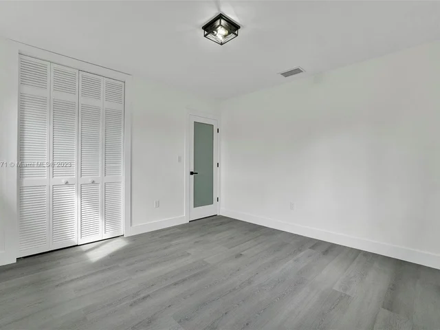 16842 SW 86th Ave, Palmetto Bay FL 33157