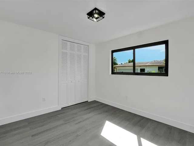 16842 SW 86th Ave, Palmetto Bay FL 33157