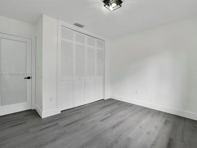 16842 SW 86th Ave, Palmetto Bay FL 33157