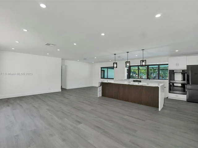 16842 SW 86th Ave, Palmetto Bay FL 33157