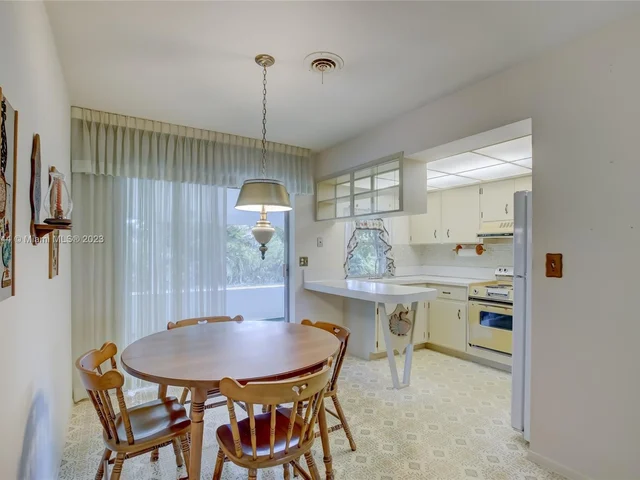 5240 NE 17th Ter, Fort Lauderdale FL 33334