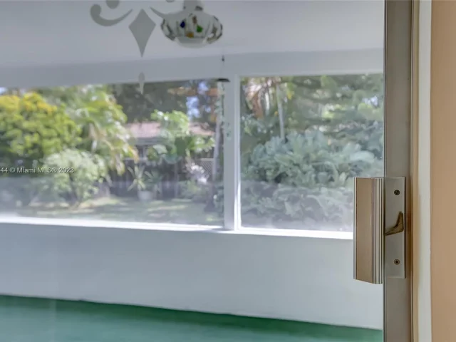 5240 NE 17th Ter, Fort Lauderdale FL 33334