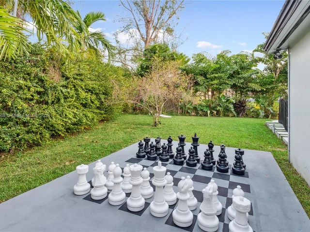 9720 SW 22nd St, Miami FL 33165