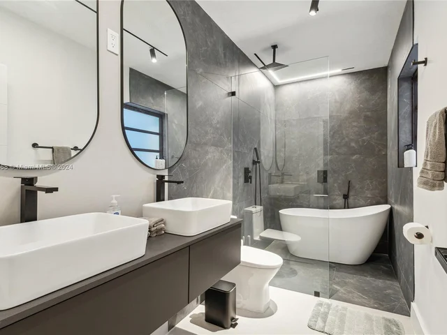 9720 SW 22nd St, Miami FL 33165