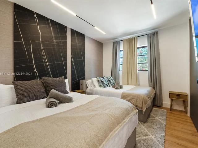 9720 SW 22nd St, Miami FL 33165