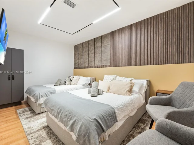 9720 SW 22nd St, Miami FL 33165