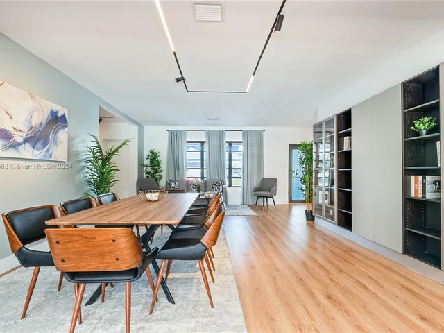 9720 SW 22nd St, Miami FL 33165