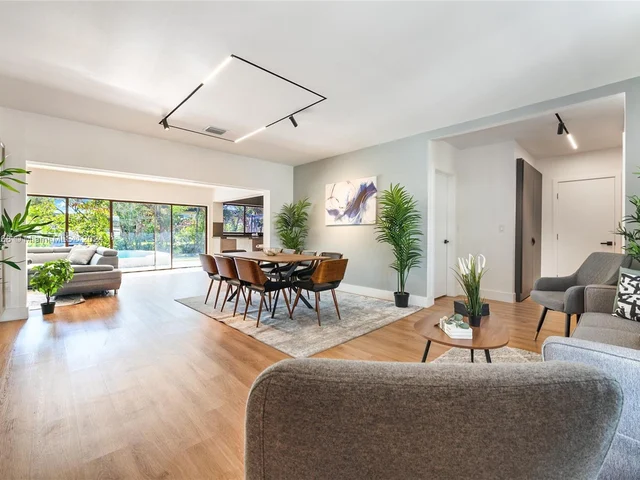 9720 SW 22nd St, Miami FL 33165