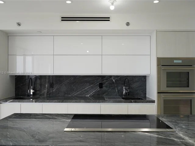 2000 Island Blvd # 2905, Aventura FL 33160