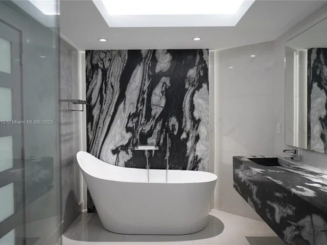 2000 Island Blvd # 2905, Aventura FL 33160