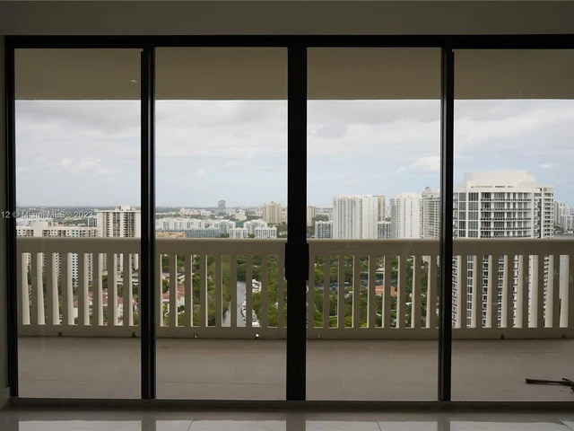 2000 Island Blvd # 2905, Aventura FL 33160