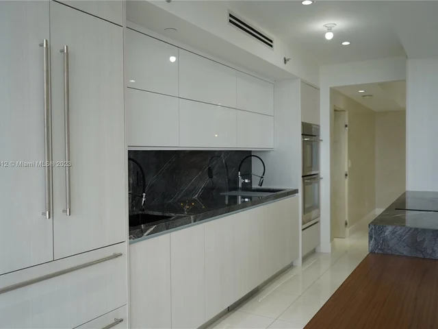 2000 Island Blvd # 2905, Aventura FL 33160