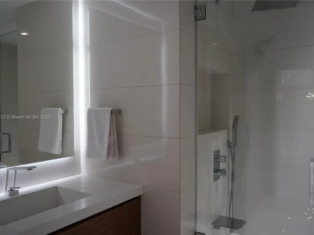 2000 Island Blvd # 2905, Aventura FL 33160