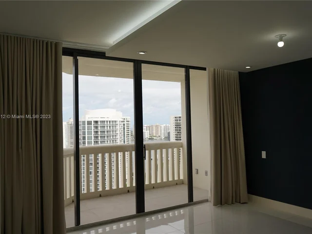 2000 Island Blvd # 2905, Aventura FL 33160