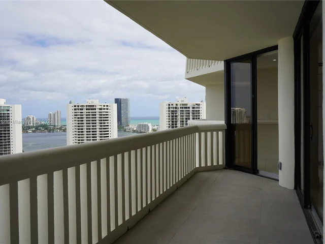 2000 Island Blvd # 2905, Aventura FL 33160