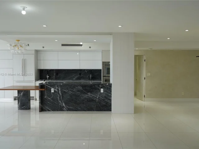 2000 Island Blvd # 2905, Aventura FL 33160