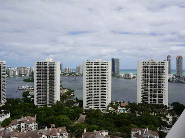 2000 Island Blvd # 2905, Aventura FL 33160