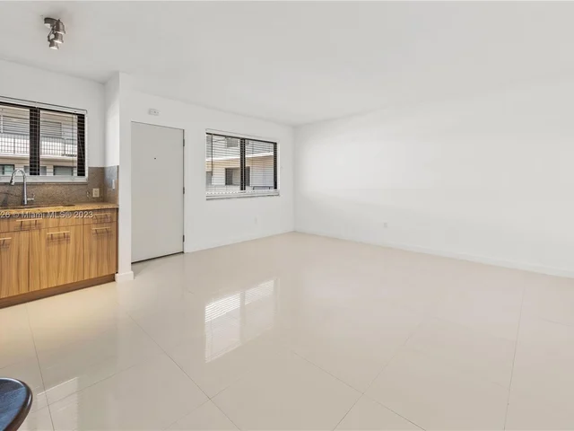 2924 Day Ave # N311, Miami FL 33133
