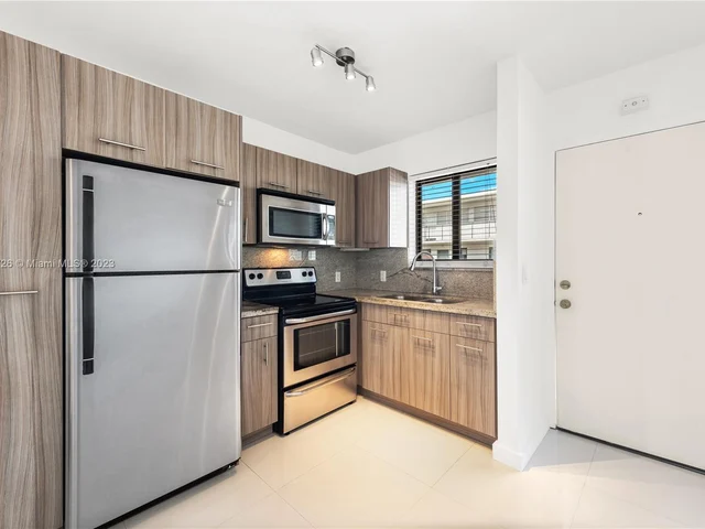 2924 Day Ave # N311, Miami FL 33133