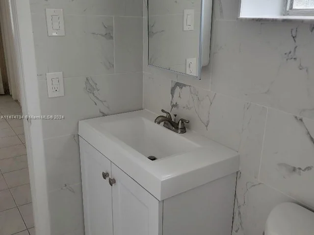 1450 Atlantic Shores Blvd # 201, Hallandale Beach FL 33009