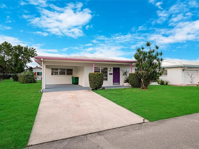 6813 NW 75th Dr, Tamarac FL 33321