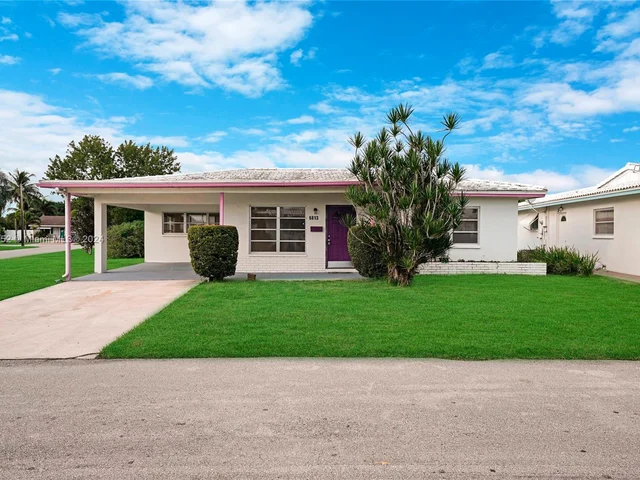 6813 NW 75th Dr, Tamarac FL 33321